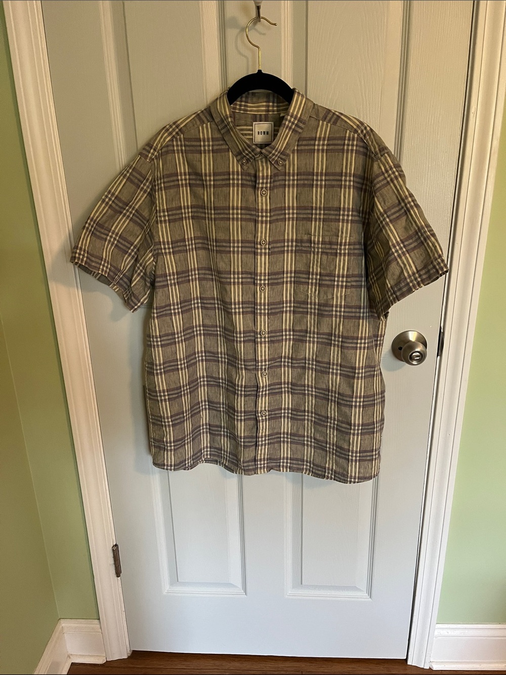 Short-Sleeve Plaid Button-Down Shirt in Beige and Purple by AERO